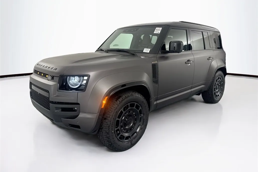 2026 Land Rover Defender 110 photo 1