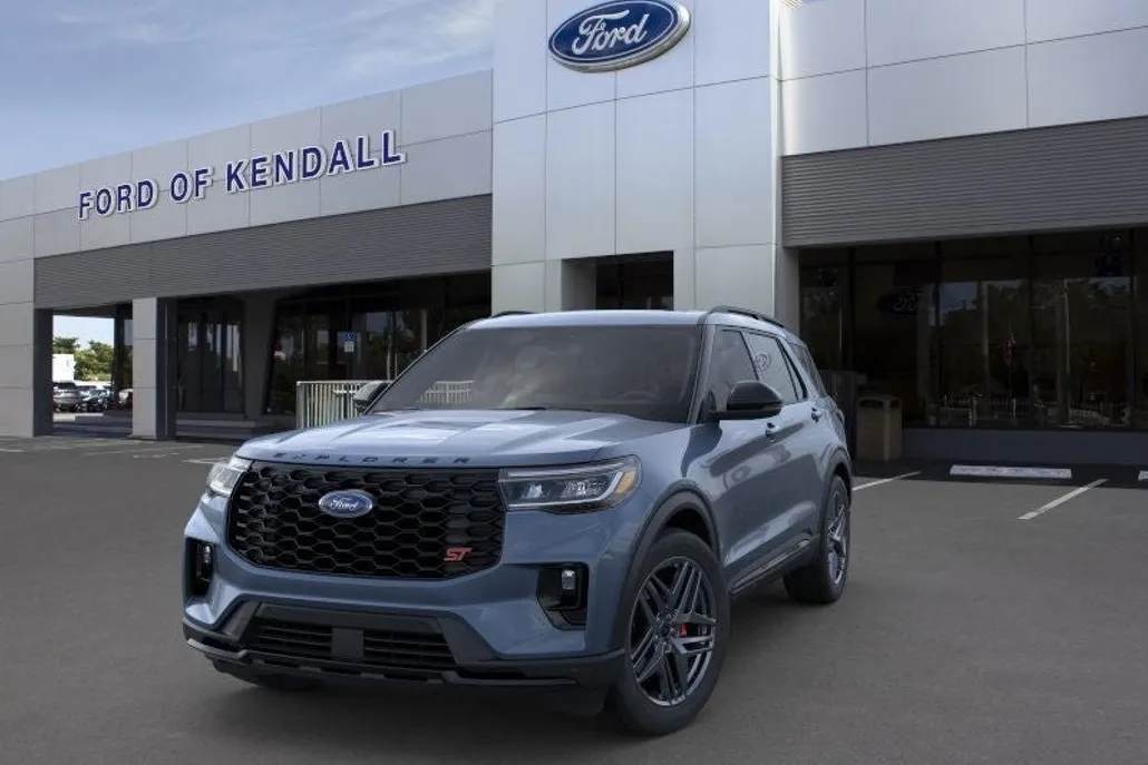 2025 Ford Explorer ST photo 1