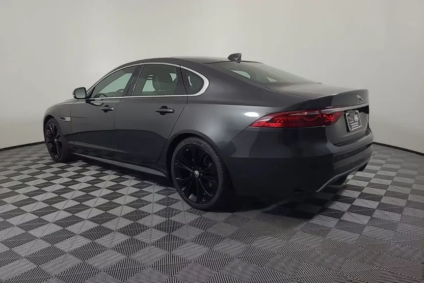 2024 Jaguar XF R-Dynamic SE photo 1