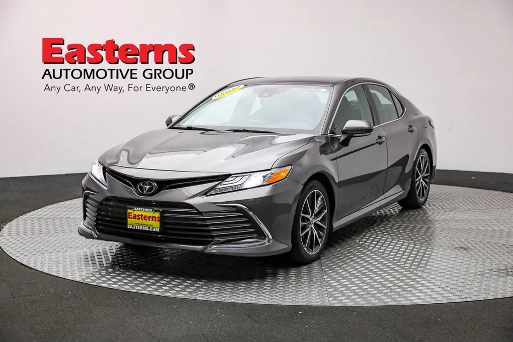2023 Toyota Camry XLE photo 1