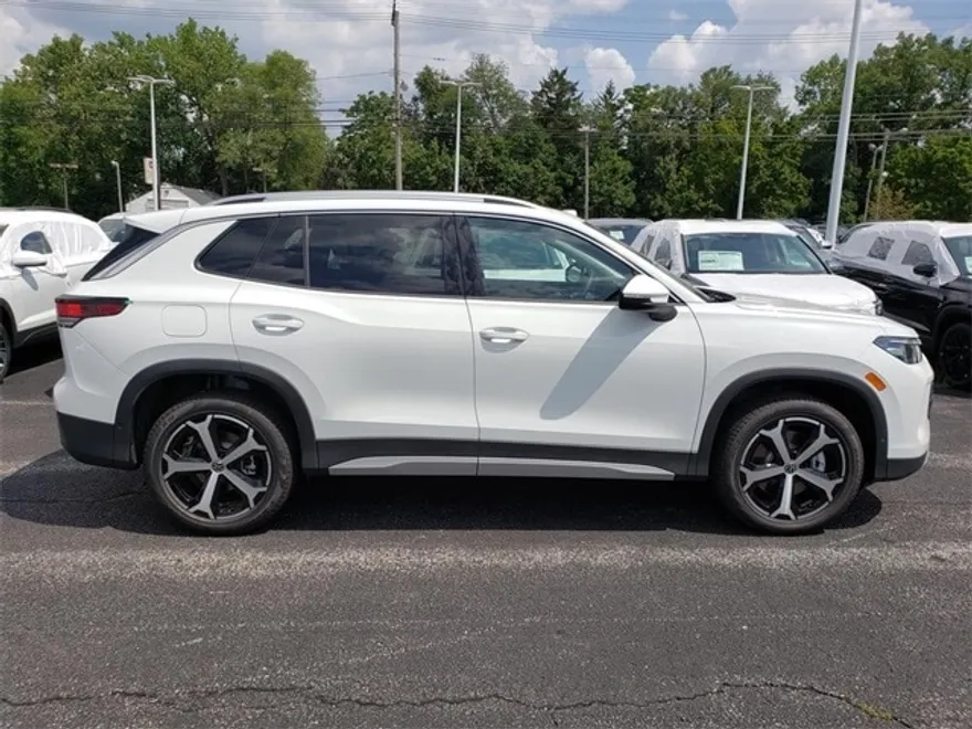 2025 Volkswagen Tiguan SE photo 1
