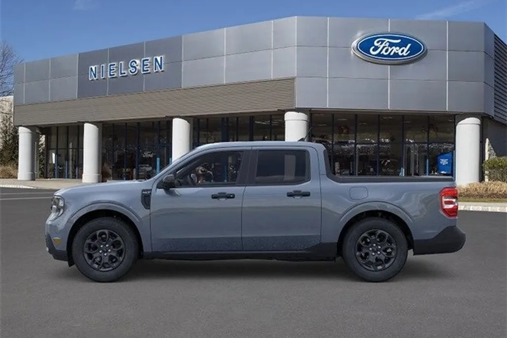 2025 Ford Maverick XLT photo 1