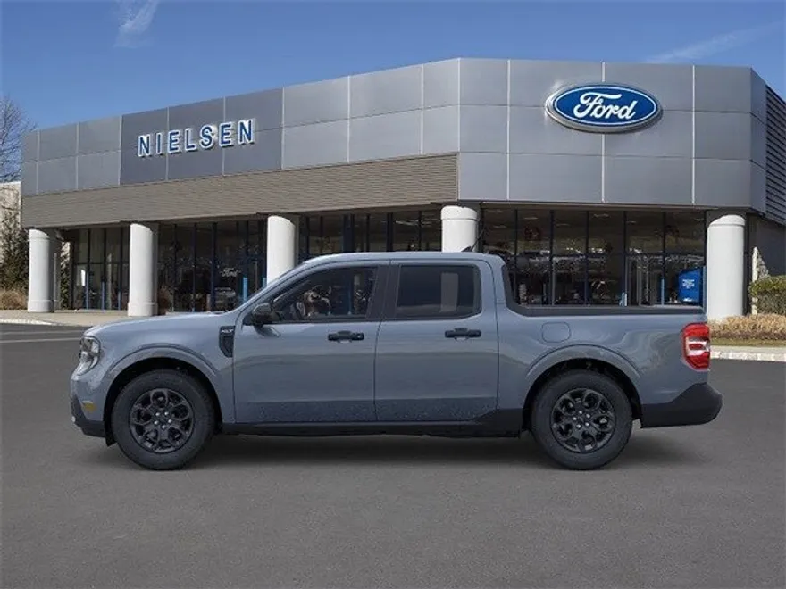 2025 Ford Maverick XLT photo 1