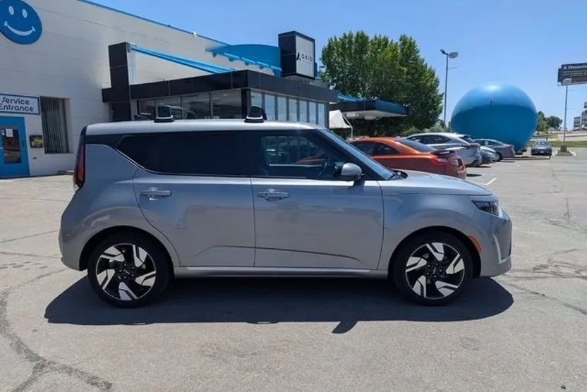 2023 Kia Soul GT-Line photo 1