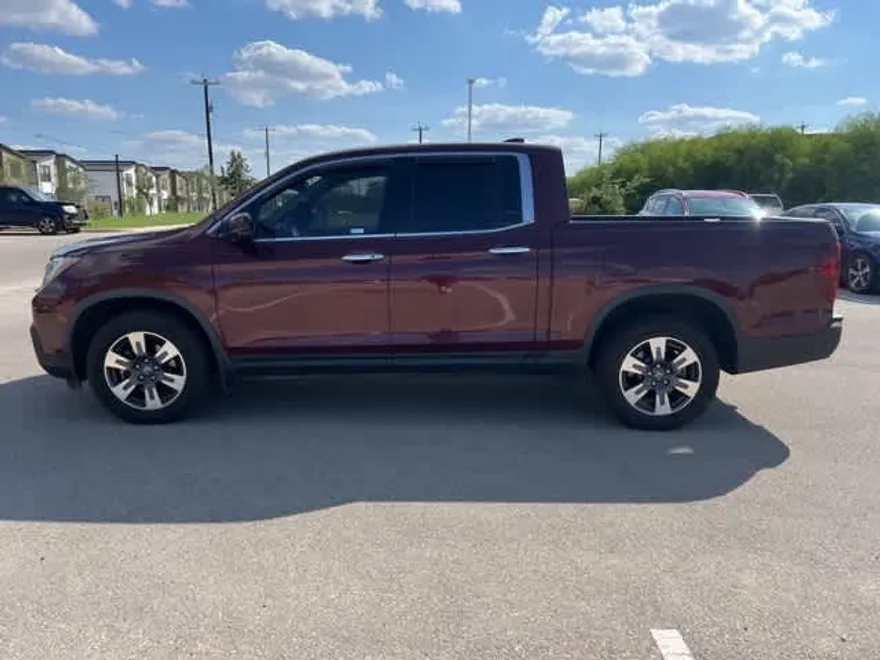 2019 Honda Ridgeline RTL-E photo 1