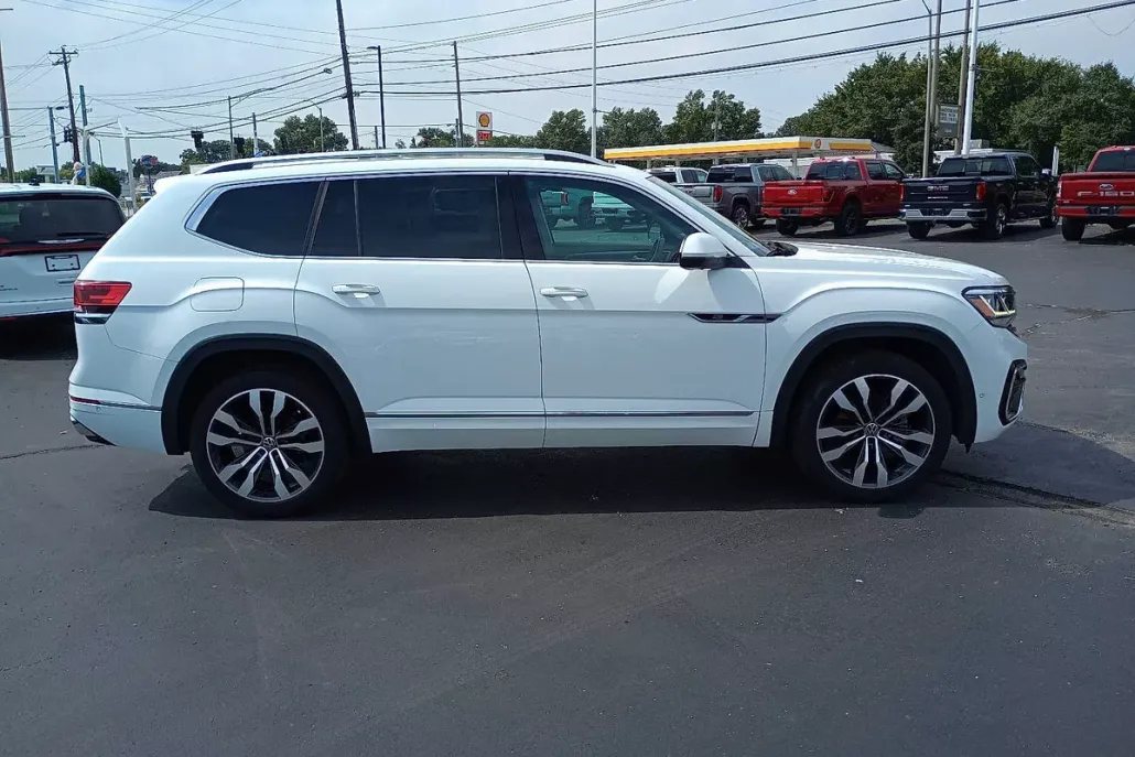 2022 Volkswagen Atlas V6 SEL Premium R-Line photo 1