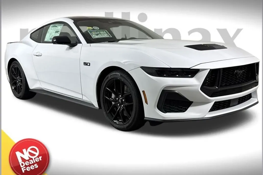 2025 Ford Mustang GT photo 1