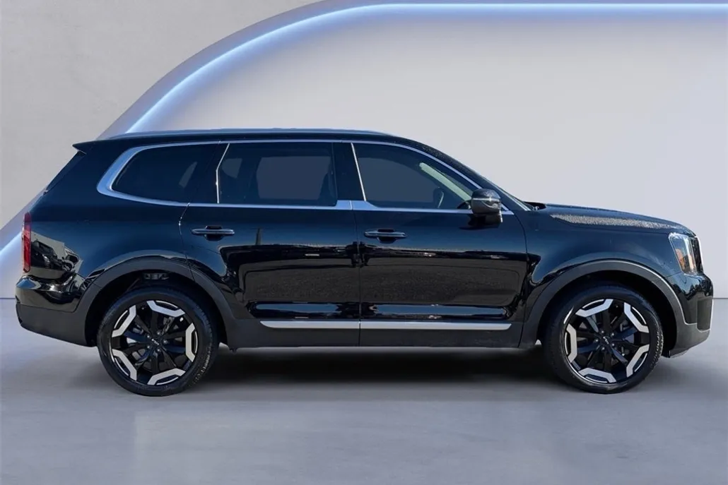2024 Kia Telluride S photo 1