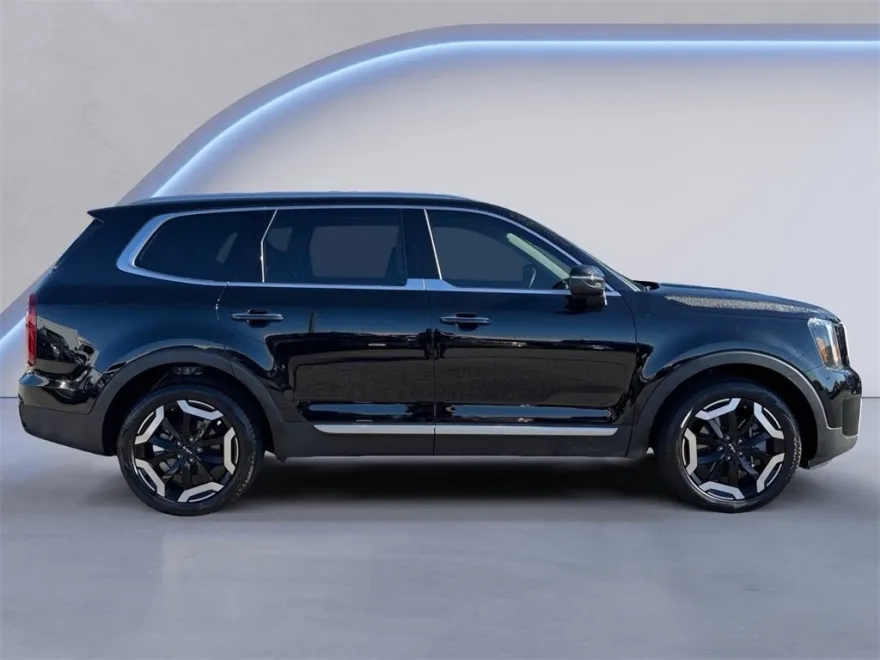 2024 Kia Telluride S photo 1
