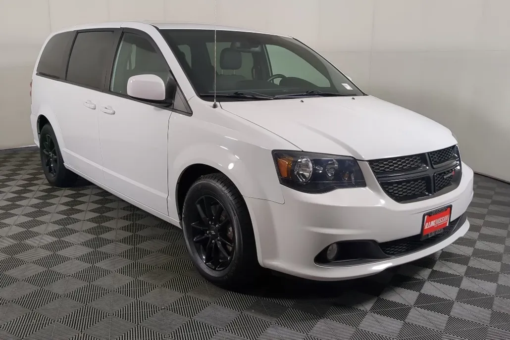 2019 Dodge Grand Caravan SXT photo 1