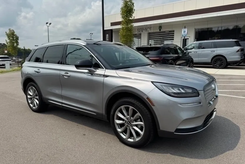 2022 Lincoln Corsair Standard photo 1