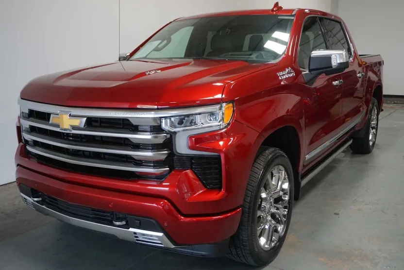 2025 Chevrolet Silverado 1500 High Country photo 1