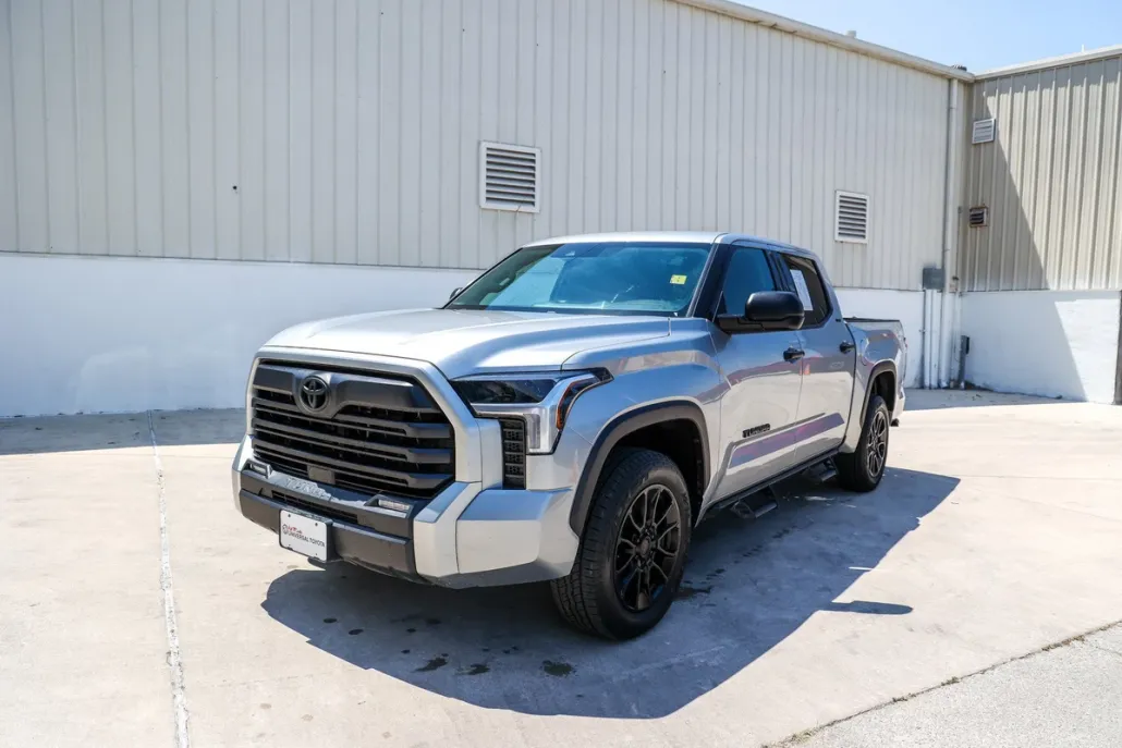 2023 Toyota Tundra SR5 photo 1