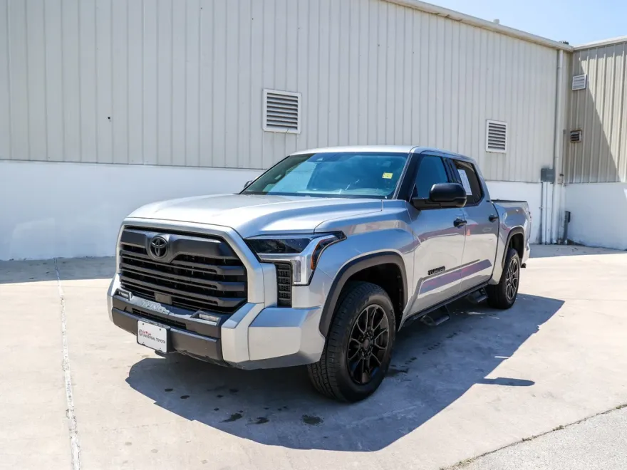 2023 Toyota Tundra SR5 photo 1