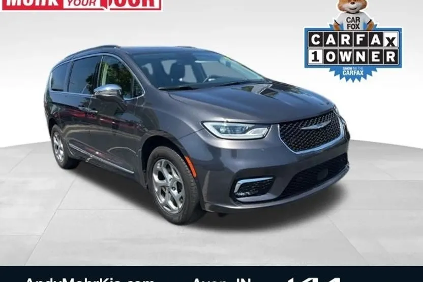 2022 Chrysler Pacifica Limited photo 1