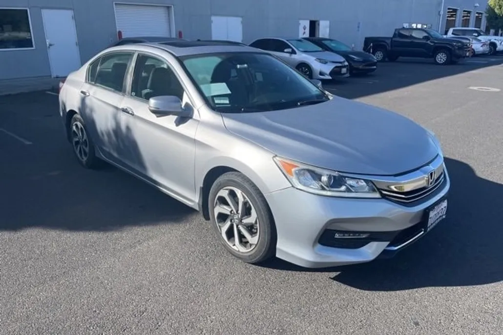 2017 Honda Accord EX photo 1