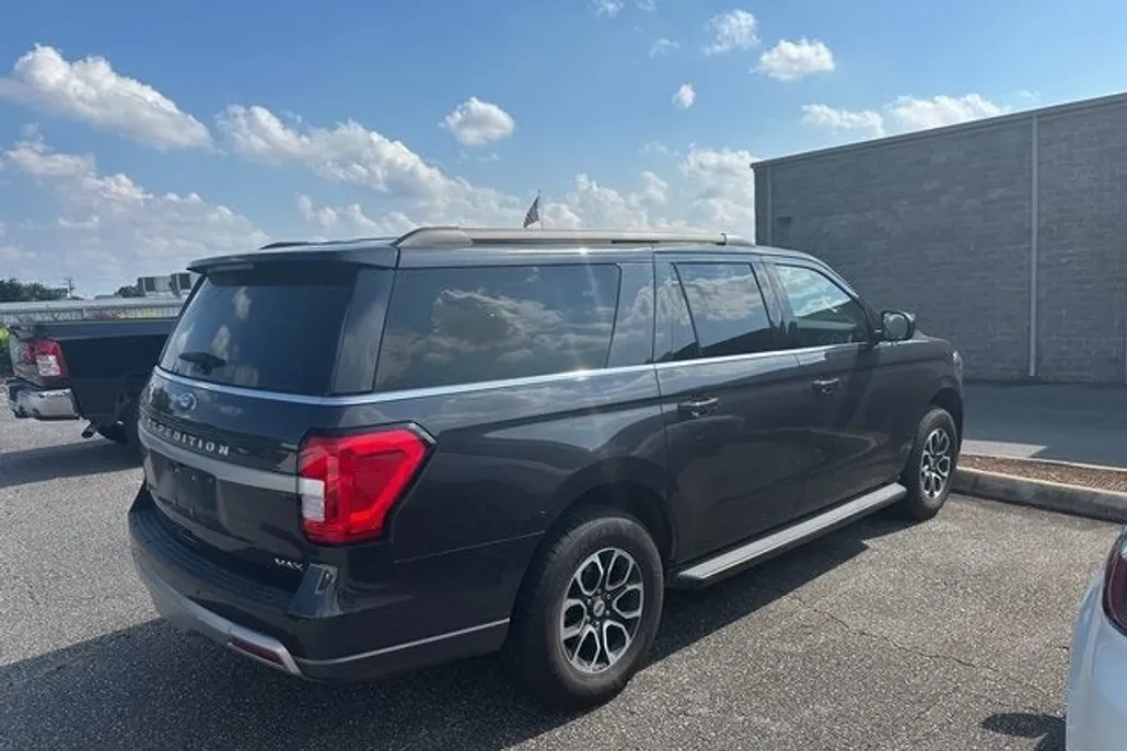2024 Ford Expedition MAX XLT photo 1