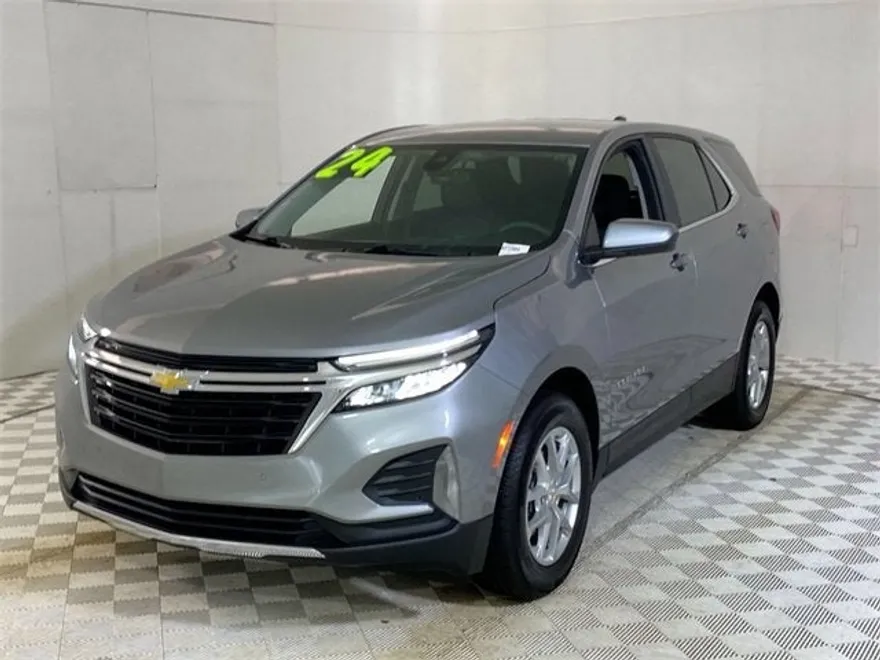 2024 Chevrolet Equinox LT photo 1