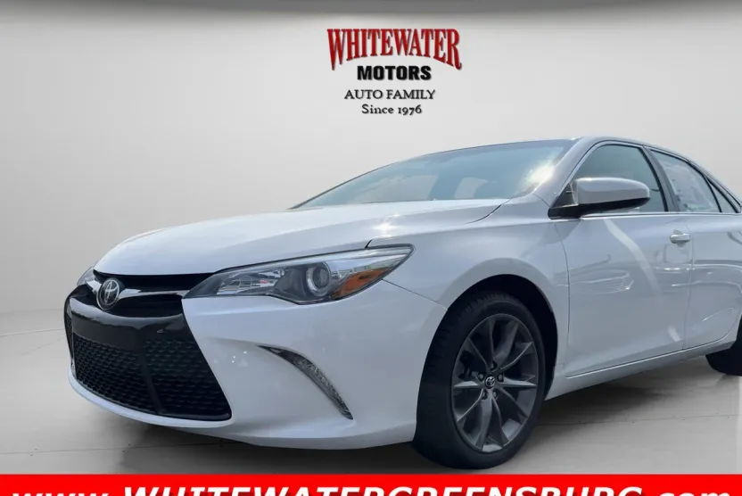 2016 Toyota Camry XSE photo 1
