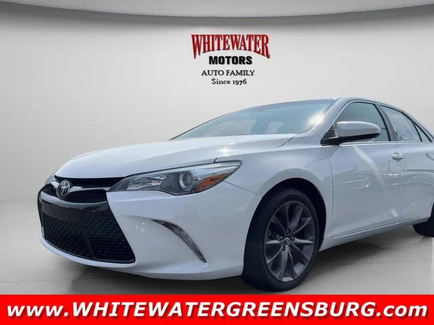 2016 Toyota Camry XSE photo 1