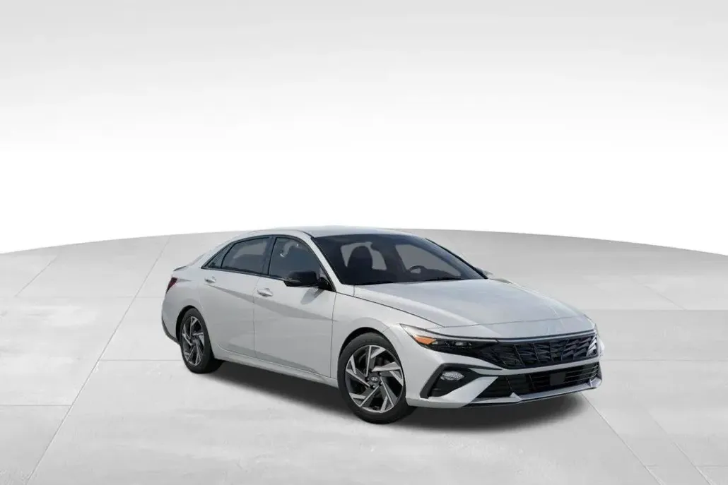 2025 Hyundai Elantra SEL Sport photo 1