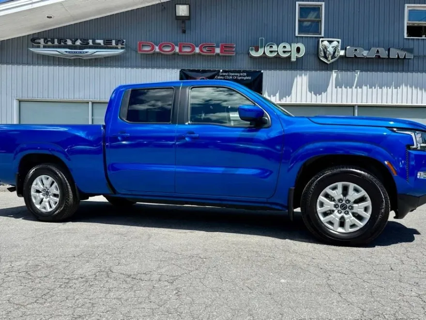 2024 Nissan Frontier SV photo 1