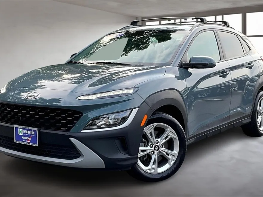 2022 Hyundai Kona SEL photo 1