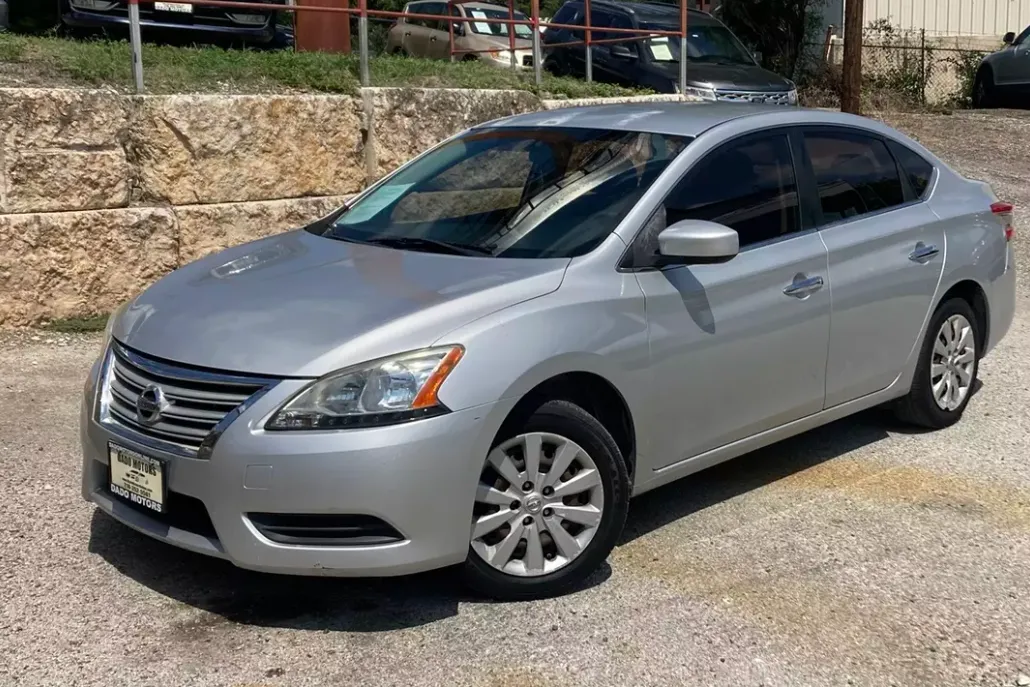 2014 Nissan Sentra photo 1