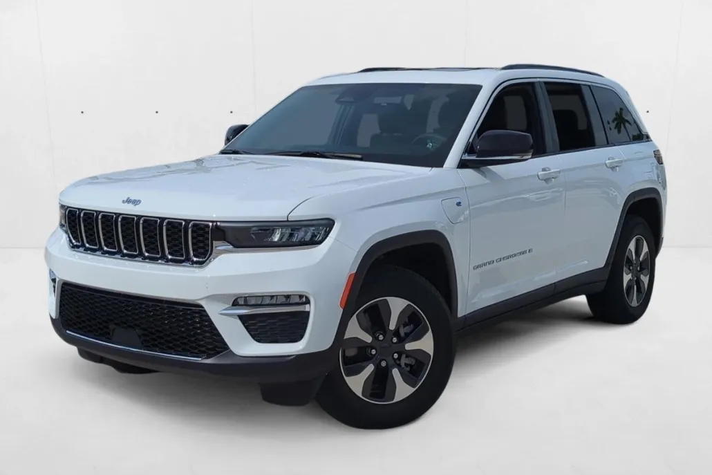 2025 Jeep Cherokee Sport photo 1