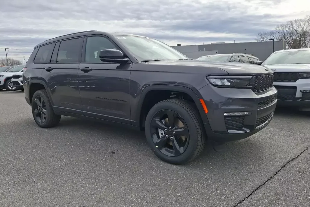 2025 Jeep Grand Cherokee Limited photo 1