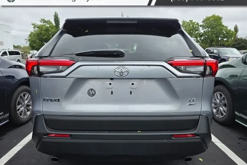 2024 Toyota RAV4 LE photo 1