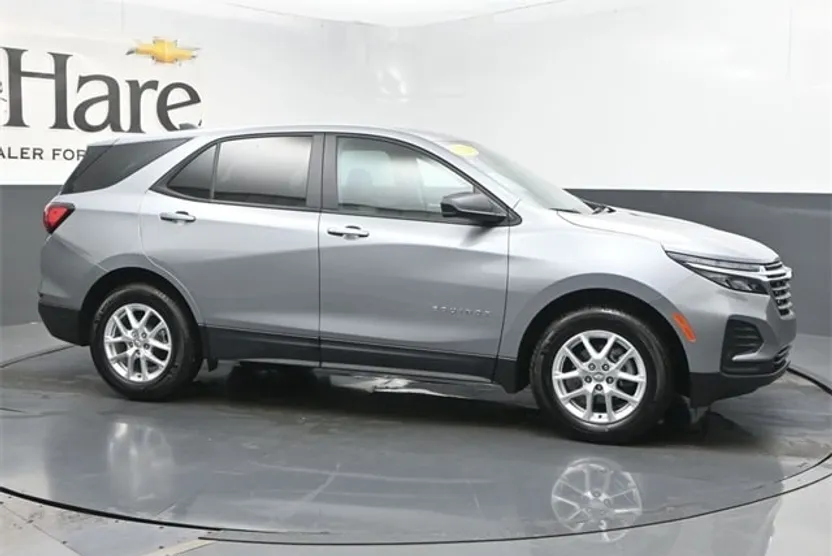 2024 Chevrolet Equinox LS photo 1
