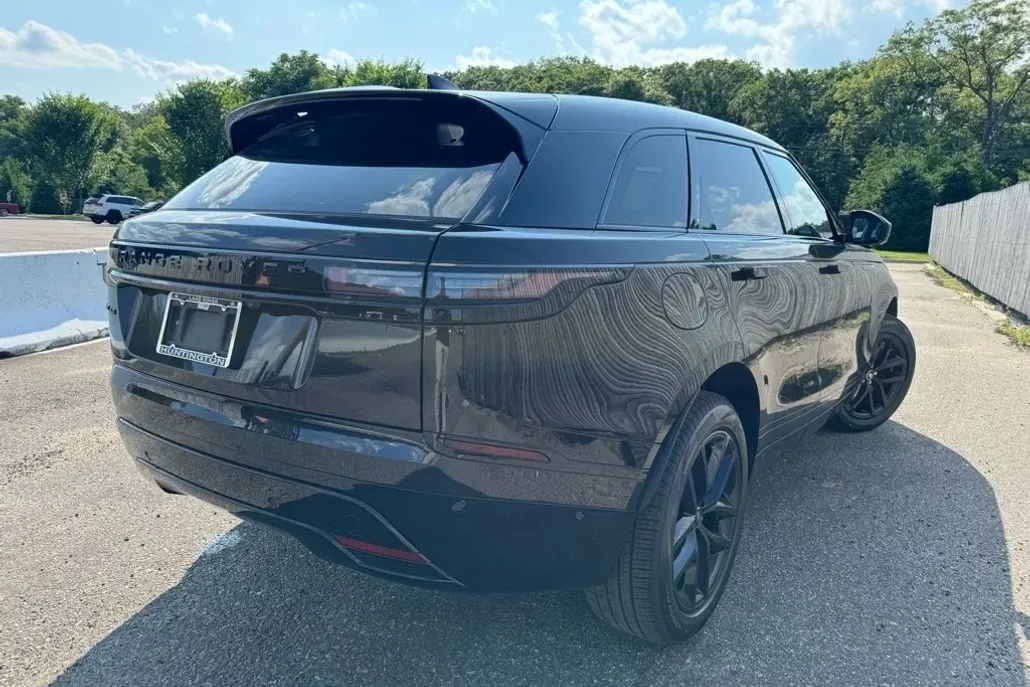 2026 Land Rover Range Rover Velar SE photo 1
