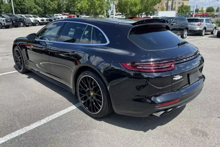 2018 Porsche Panamera 4S Sport Turismo photo 1