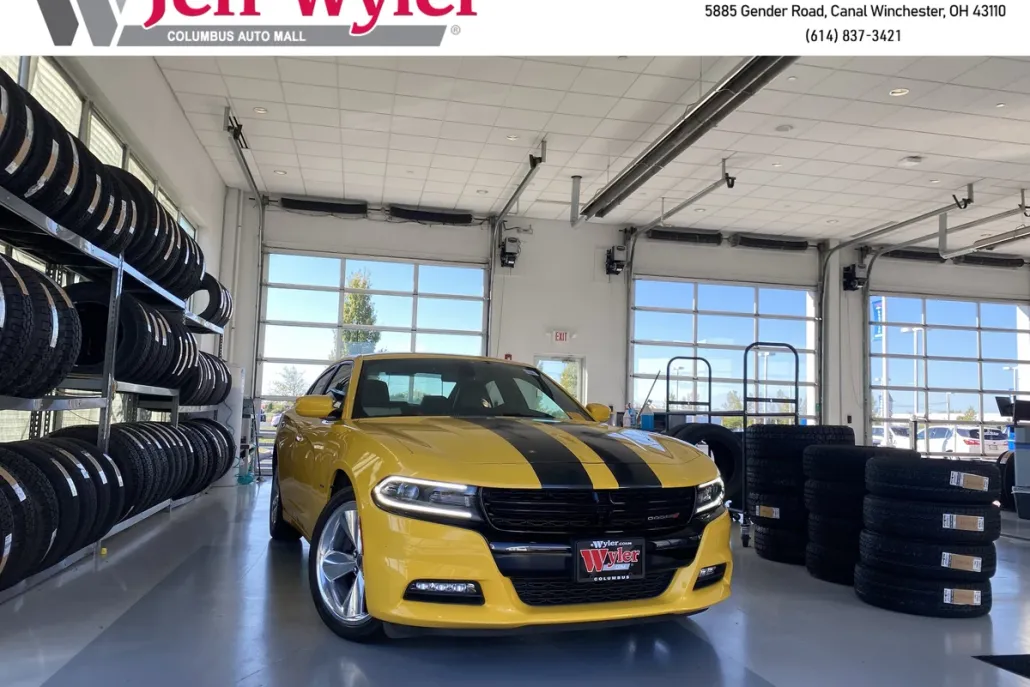 2017 Dodge Charger R/T photo 1