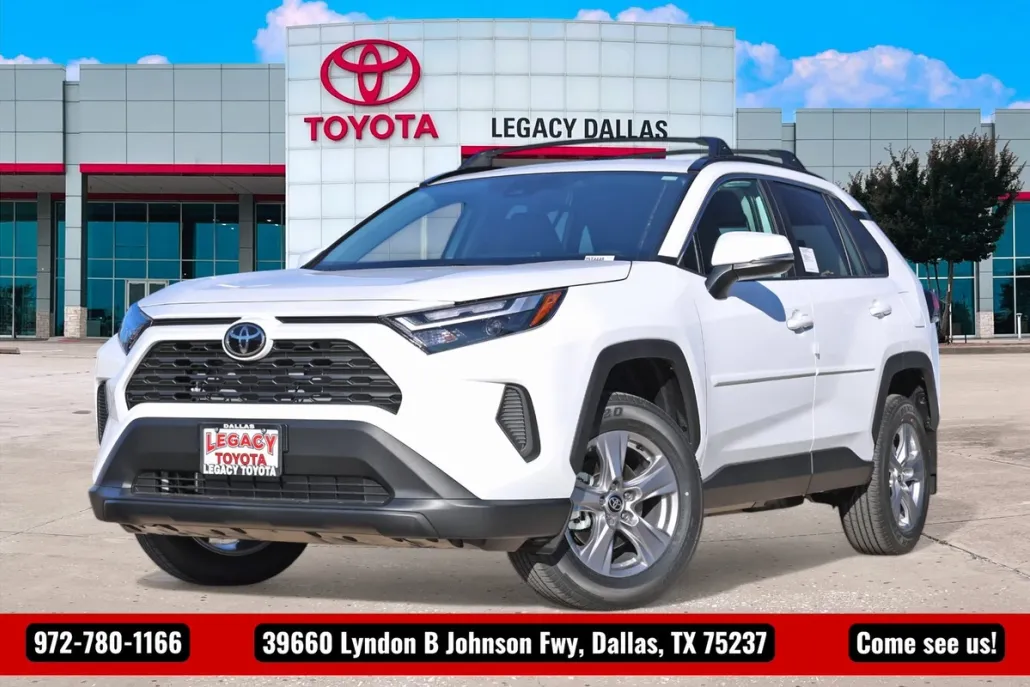 2025 Toyota RAV4 XLE photo 1