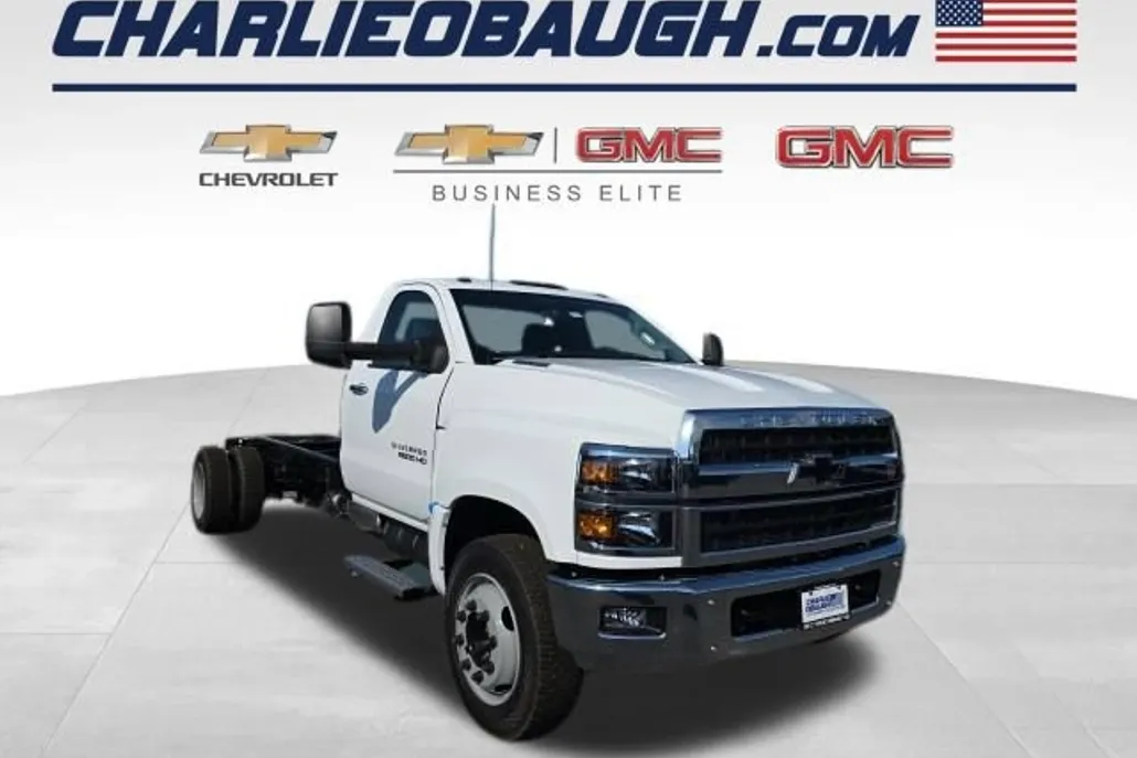 2024 Chevrolet Silverado 6500HD Work Truck photo 1