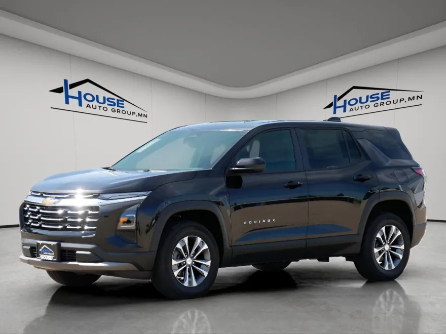 2026 Chevrolet Equinox LT photo 1