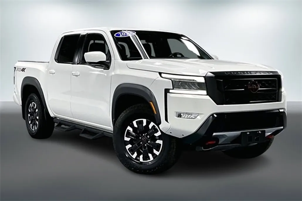 2022 Nissan Frontier Crew Cab photo 1