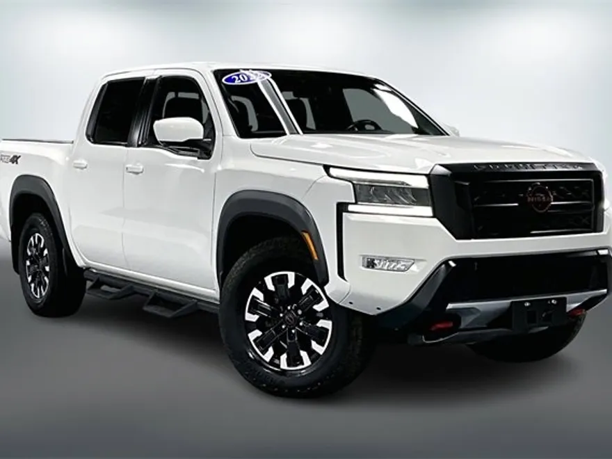 2022 Nissan Frontier Crew Cab photo 1