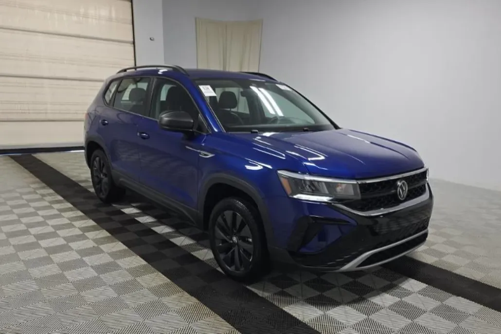 2024 Volkswagen Taos S photo 1