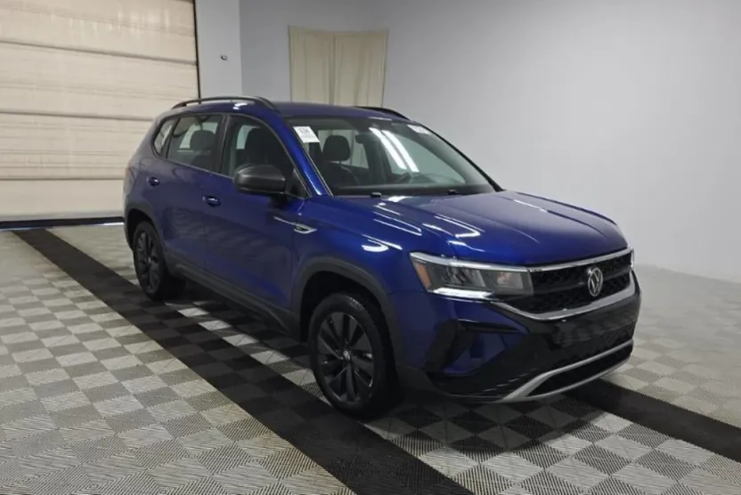 2024 Volkswagen Taos S photo 1