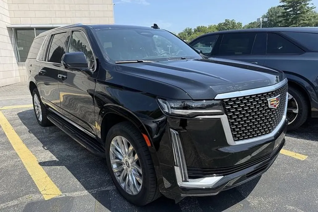 2023 Cadillac Escalade ESV Premium Luxury photo 1
