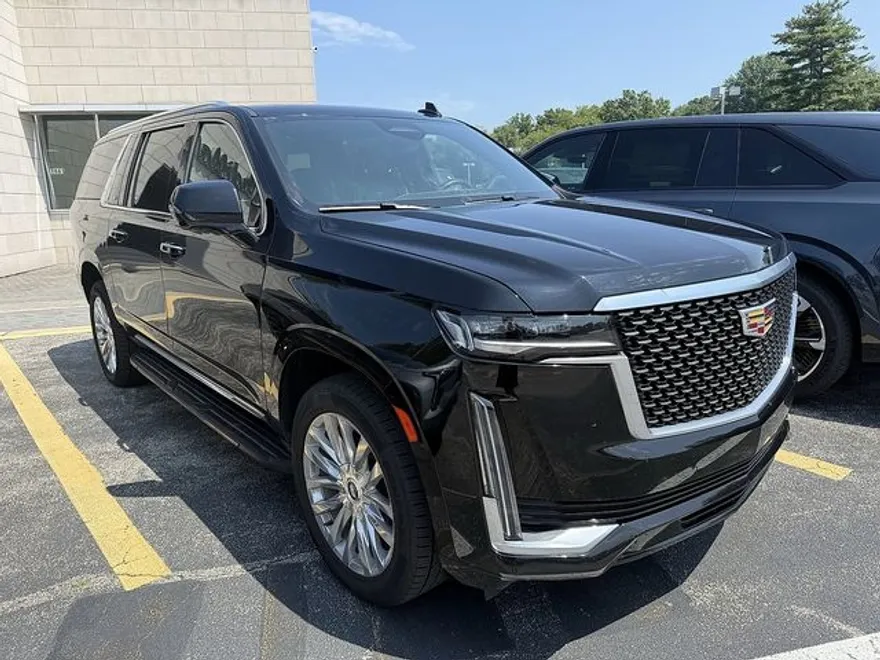 2023 Cadillac Escalade ESV Premium Luxury photo 1