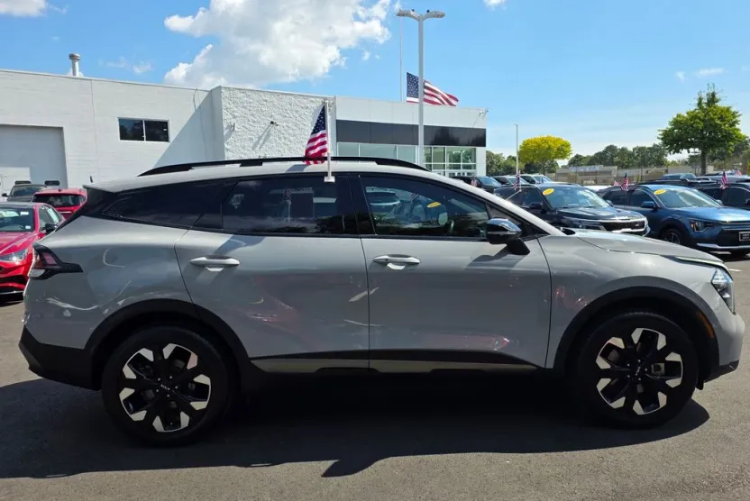 2023 Kia Sportage X-Line photo 1