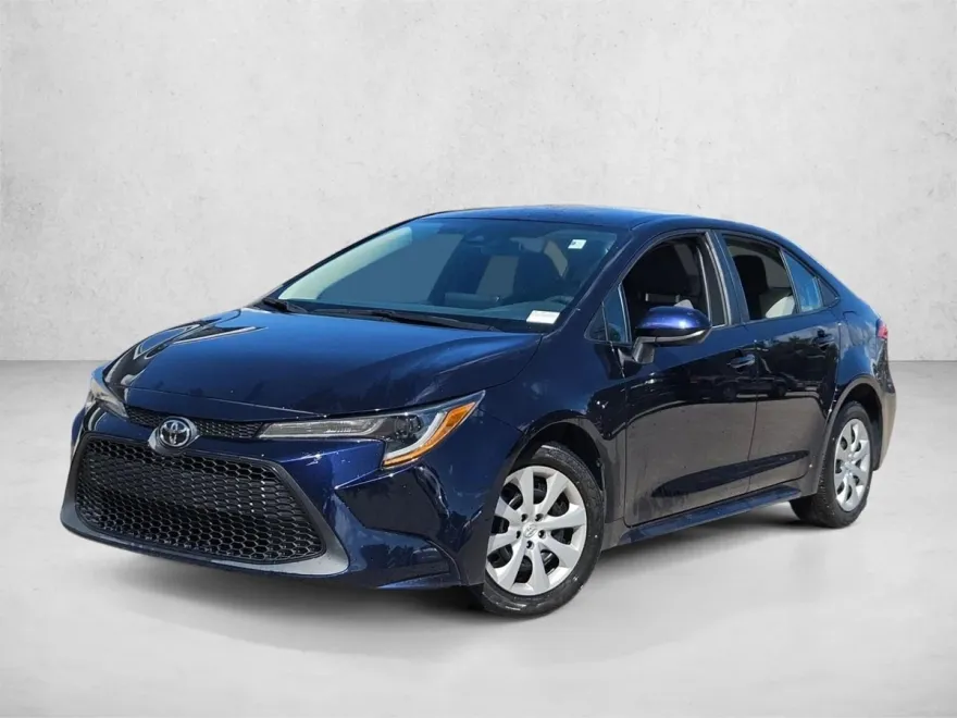 2022 Toyota Corolla LE photo 1