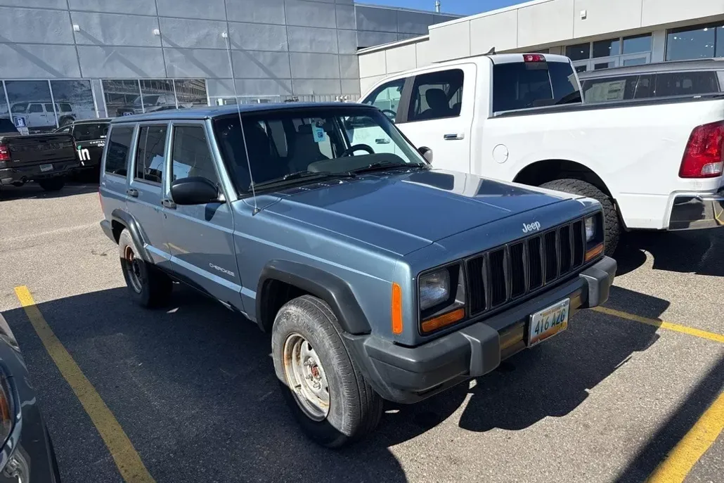 1997 Jeep Cherokee SE photo 1