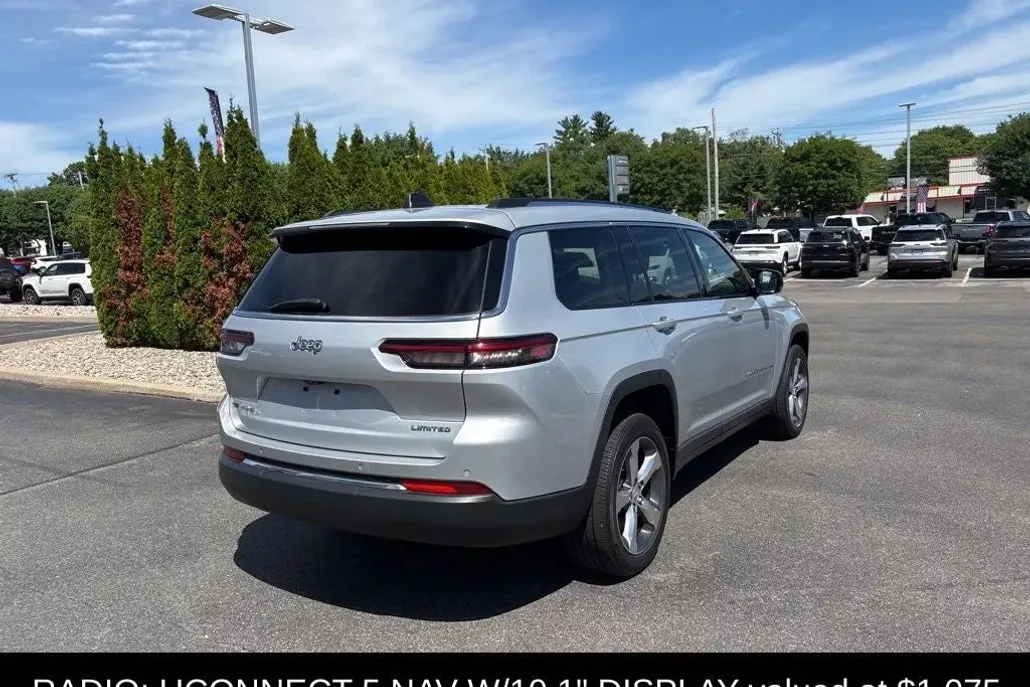 2022 Jeep Grand Cherokee Limited photo 1