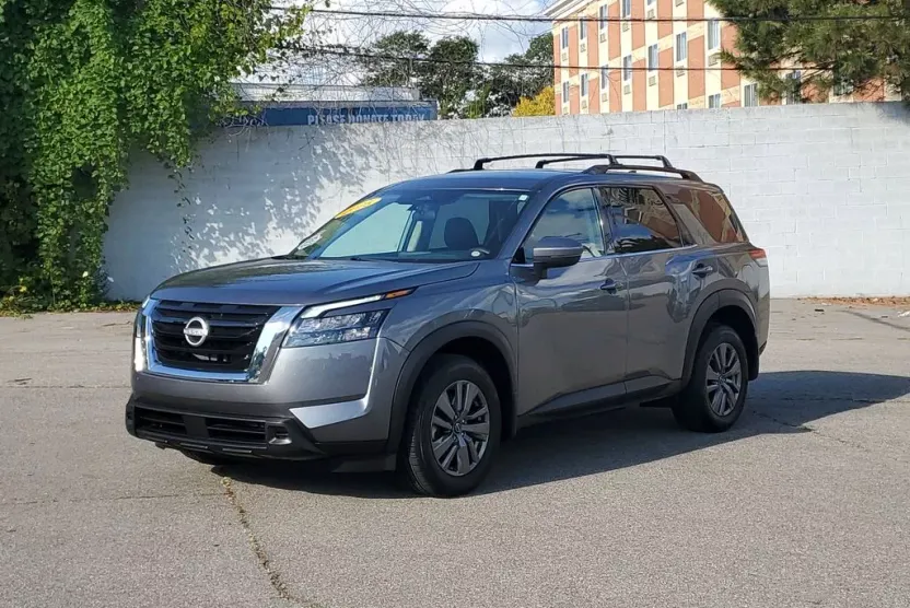 2025 Nissan Pathfinder SV photo 1