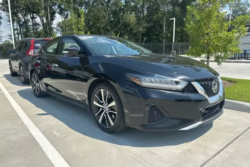2020 Nissan Maxima SV photo 1